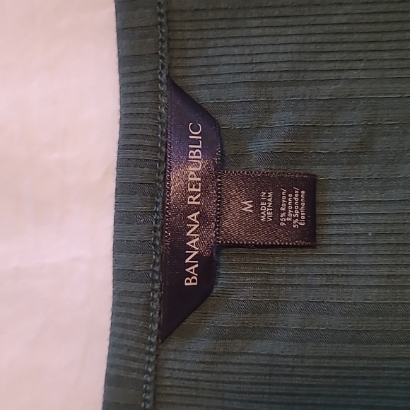 2 for $25  Banana Republic soft jersey type bodysuit in forest green - Picture 5 of 6